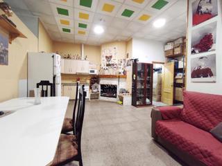 Location Rez-de-chaussée à Monforte del Cid. Se alquila local comercial adaptado a vivienda.