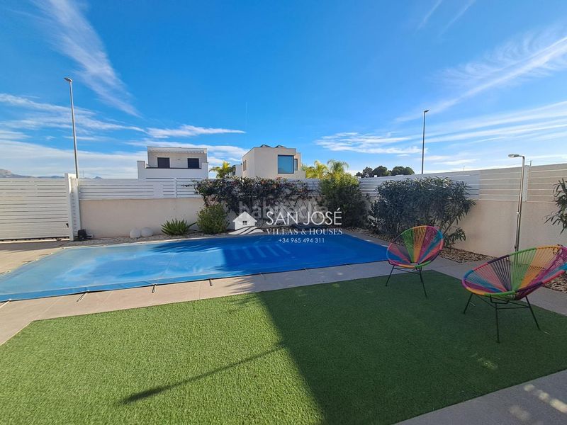 Foto 7e14f2c2-10a4-4ab6-ab40-9df34c549c3a. Xalet amb aparcament a Pedanías Oeste Aspe