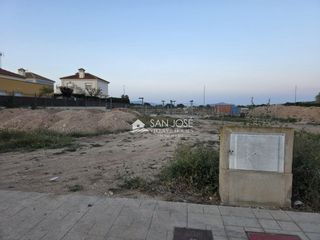 Terreny residencial a Pedanías Oeste. Venta de parcela urbana en aspe, zona urbanización virgen de las