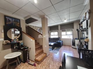 Haus in Prosperidad. Venta de casa tipo duplex con terraza en aspe, zona la coca