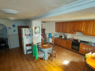 House in La Coca-La Nia-Vistahermosa. Se vende casa a dos calles en aspe y en buena zona