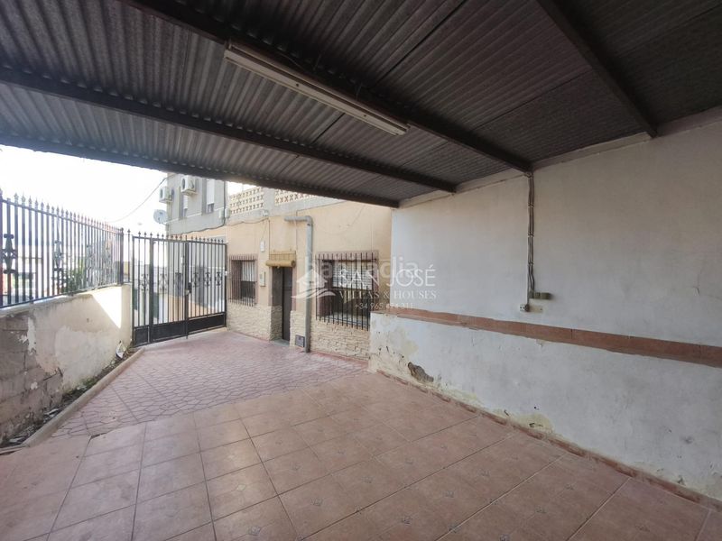Foto d0d6d8c4-928a-4000-b3d8-9a16a9f29802. Casa amb aparcament a Las Fuentes-Los Cipreses Aspe