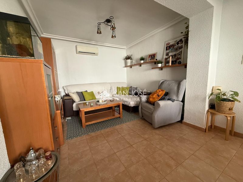 Foto 2067717f-ba3b-4f97-9b30-05675b402bd9. Casa adossada a Prosperidad Aspe