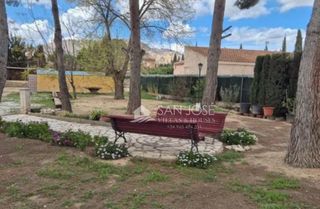 Chalet in Monforte del Cid. Se vende chalet en monforte con piscina