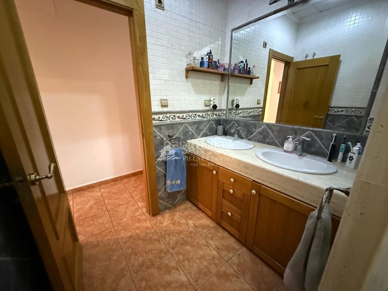Foto 7d631a79-6a8f-4cb3-be63-e042605c81b0. Casa amb aparcament a El Castillo Aspe