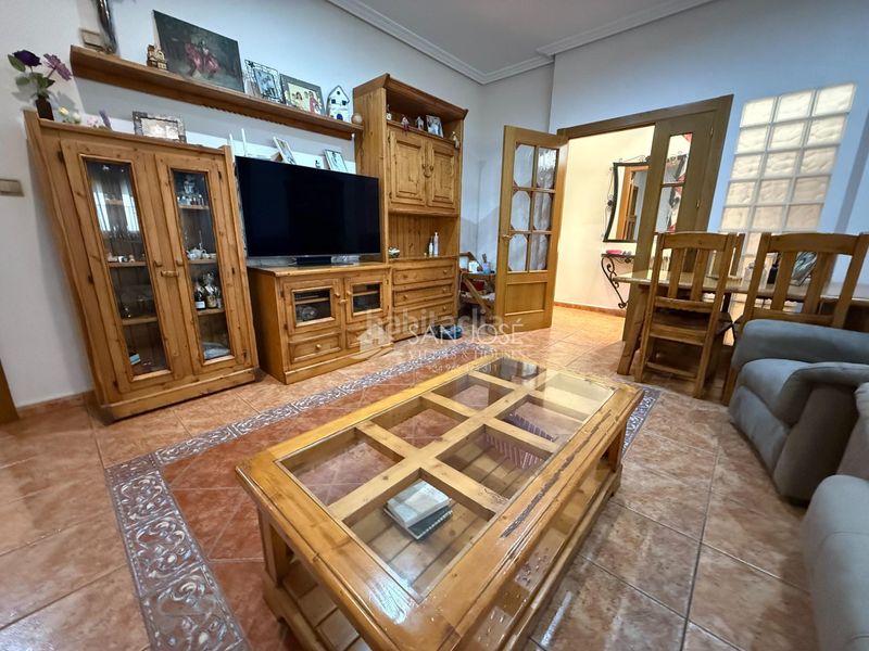 Foto a0500d3f-8c0e-4c07-a5d6-6d600d32f36c. Casa amb aparcament a El Castillo Aspe