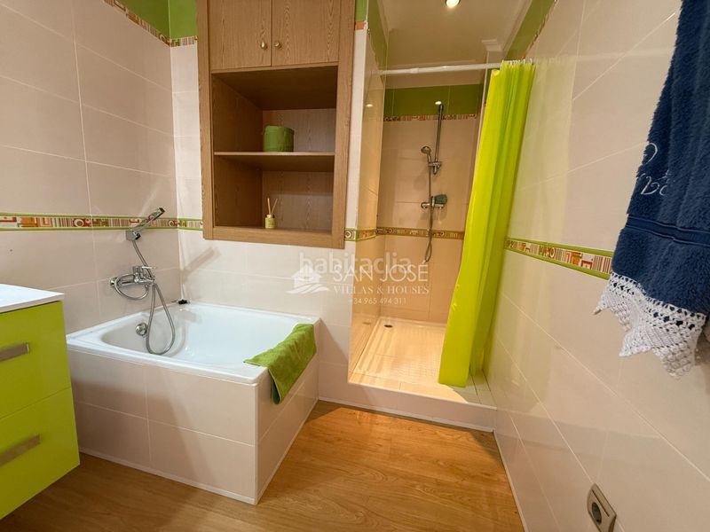 Foto c21818c0-fc81-43cb-8543-8d357fc7a994. Casa amb aparcament a El Castillo Aspe