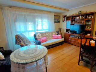 Appartement à San Juan. Se vende primer piso en buen estado en el centro de aspe