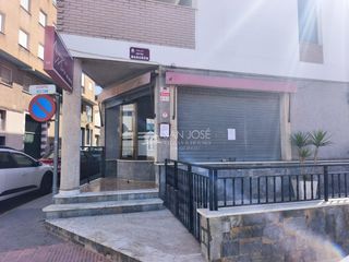 Rent Business premise in La Serranica-Sagrado Corazón. Se alquila local en muy estado en el centro de aspe
