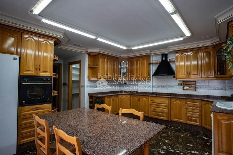 Foto 56a012c2-dd5e-4d39-95e9-dd4e832574cb. Casa amb calefacció aparcament a Novelda