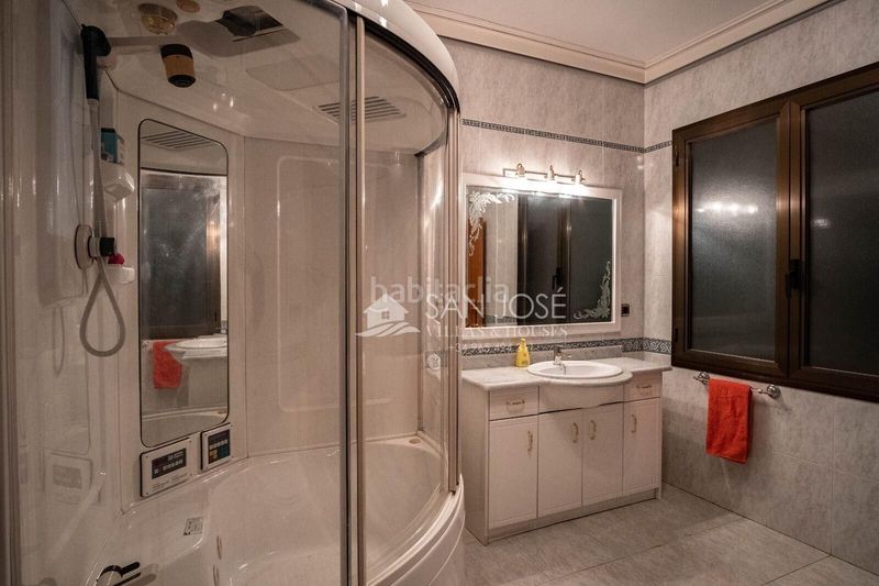 Foto cba2b497-aa90-40ed-bd6c-7831ba159568. Casa amb calefacció aparcament a Novelda