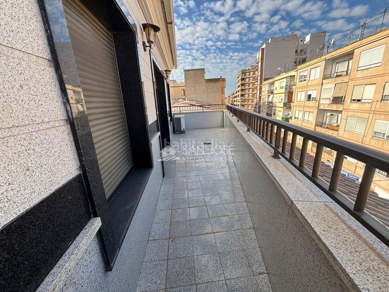 Foto e9ddf09d-7686-4ca4-accd-ce97720fdf7b. Casa amb calefacció aparcament a Novelda