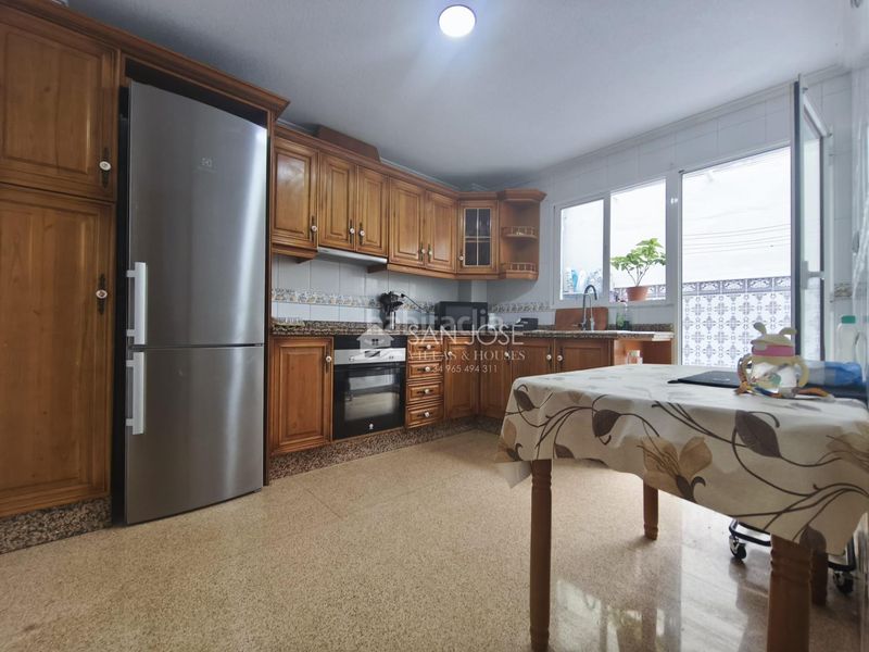 Foto 80d3245b-9e89-45a5-8fe6-aff813aad346. Casa amb aparcament a Las Fuentes-Los Cipreses Aspe