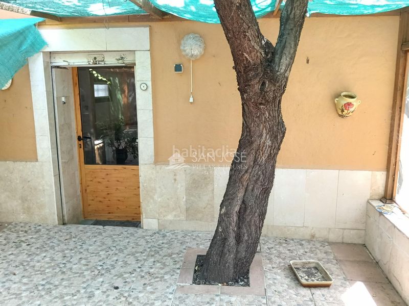 Foto c969a765-b0cb-4393-b924-f65e002271cc. Chalet mit pool in Romana (la)