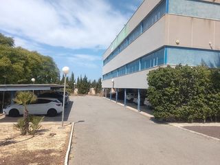 Fabrikhalle in El Travaló - Martínez Valero. Nave de 4.400 m2 en parcela de 22.000 m2 en carretera de alicant