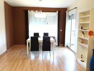 Flat in La Coca-La Nia-Vistahermosa. Se vende piso en buen estado con gran balcón en aspe