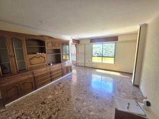 Etagenwohnung in Norte. Venta de amplio piso con garaje cerrado en san vicente del raspe