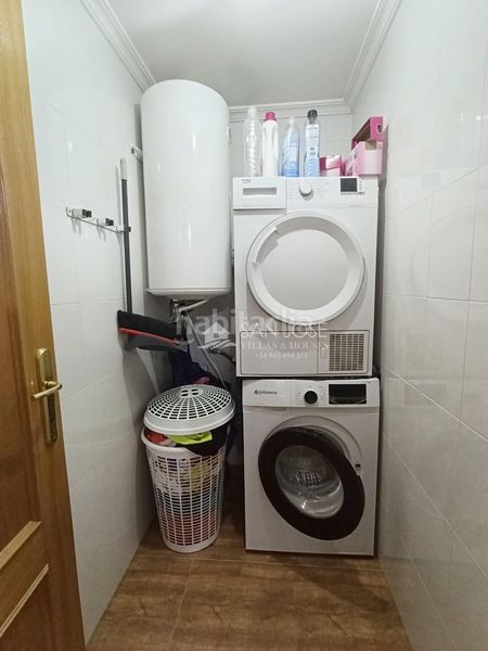 Foto f73218f1-4ff9-4b6d-988e-cb62104bec9c. Pis amb aparcament a Romana (la)