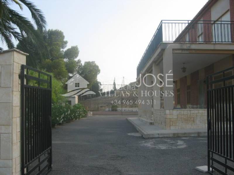 Foto 240572fa-0267-4380-b697-f067636d56e2. Chalet se vende espectacular chalet en San Juan Aspe