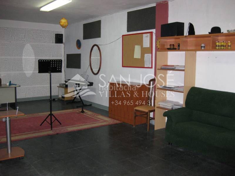 Foto 04f425f6-0379-4fc8-860a-e4961c80e3b0. Edificio in San Juan Aspe