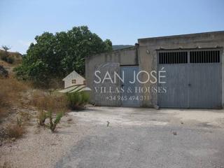 Bâtiment à usage industriel à Algueña. Inmobiliaria san jose vende nave con terreno terciario en hondón