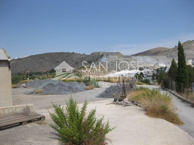 Foto 4ee1351f-3cee-4d66-8544-6b34993e05b4. Capannone industriale in Algueña