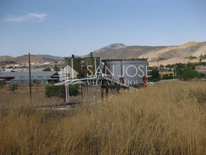 Foto ebd8ede1-34a4-461b-b3ca-66e0c26cc6f3. Capannone industriale in Algueña