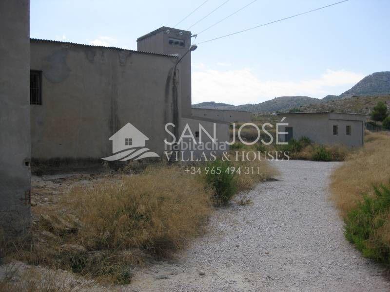 Foto fbab6ac9-eebd-4f50-aee3-04b5ebb5022c. Capannone industriale in Algueña