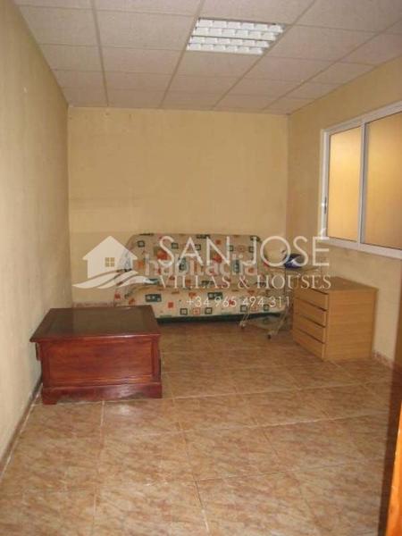 Foto a117aa83-9f36-4f86-84fd-0a0aae15a9a7. Bâtiment à usage industriel dans San Juan Aspe