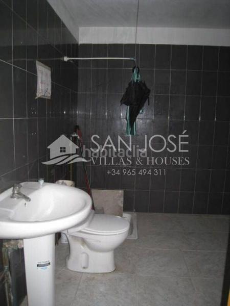 Foto d68eeeb8-09e2-4414-8524-e479c46c8fc9. Bâtiment à usage industriel dans San Juan Aspe