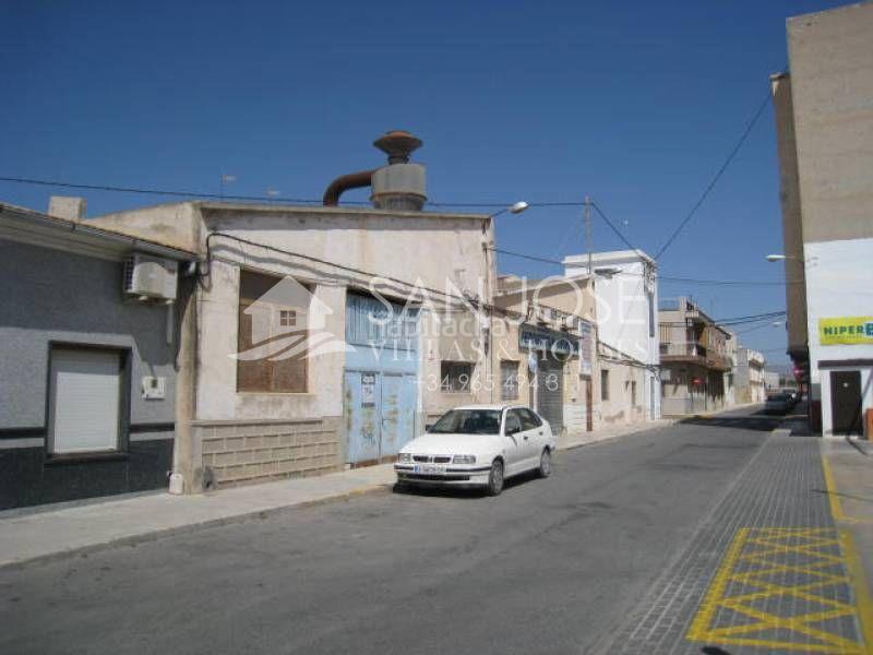 Foto fda6b6e3-7ec8-4462-8df3-c0f093cb2def. Bâtiment à usage industriel dans San Juan Aspe