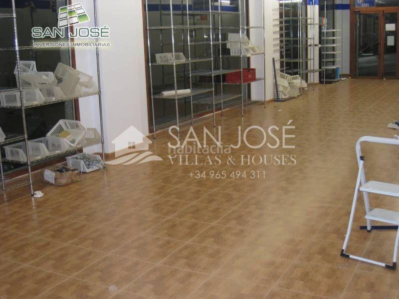 Foto d9851e9b-9c2c-465e-b111-c151740d4477. Location local commercial dans San Juan Aspe