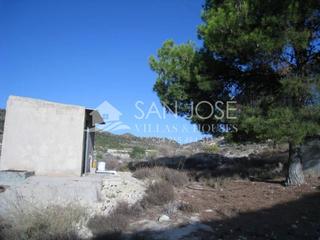 Maison à Novelda. Inmobiliaria san jose vende parcela en aspe