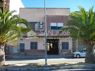 Casa a San Juan. Venta de inmueble de dos plantas en aspe