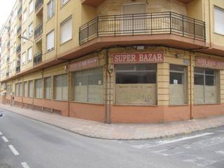 Lloguer Local Comercial a Monòver. Se vende o alquila local comercial