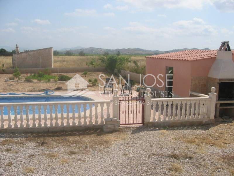 Foto 3608d6f0-33b7-4f64-a875-c719d570c9f1. Chalet avec piscine dans San Juan Aspe