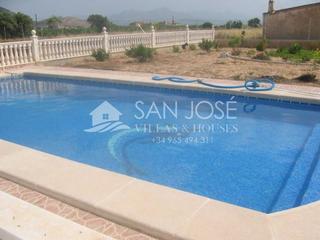 Xalet a San Juan. Se vende chalet en aspe