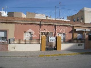 Casa a La Serranica-Sagrado Corazón. Se vende casa para reformar en la zona del corazón de jesús en a