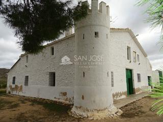 Masía en Caudete. Venta de finca con casa solariega en yecla antiguamente fuerte d