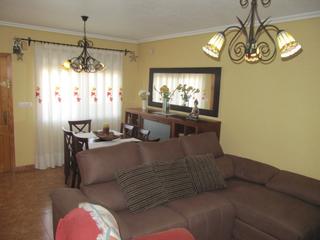 Maison jumelée à Pinoso. Se vende adosado en pinoso alicantespain