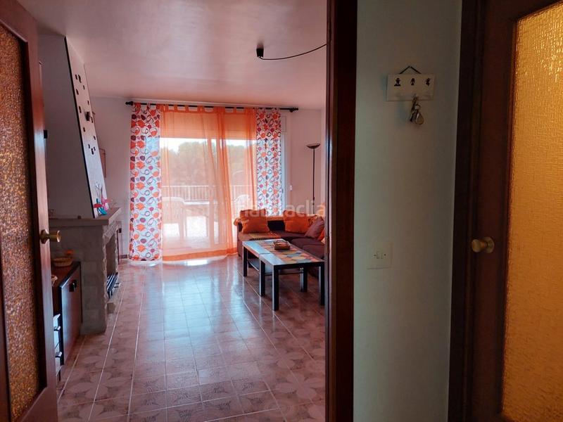 Foto 32064fcb-2959-431b-ba72-26501c52344e. Appartamento con camino parcheggio in Cunit residencial Cunit