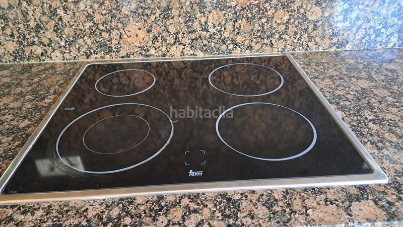 Foto 10691b18-246d-4d45-94c4-b8d7b20f0ca5. Casa adosada casa seminueva 4 habitacions en zona centrica en Cunit