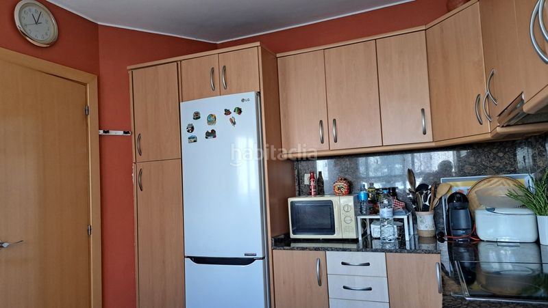 Foto 651cc276-bea2-468e-8c15-89b2028e49cd. Casa adosada casa seminueva 4 habitacions en zona centrica en Cunit