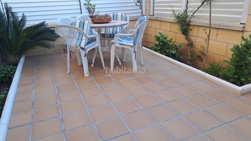 Foto 6d9388f9-623b-4682-b141-02ea164eafda. Casa adosada casa seminueva 4 habitacions en zona centrica en Cunit