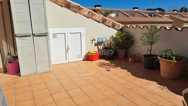 Foto 8311a6af-514b-4274-b282-064a7104f0f9. Casa adosada casa seminueva 4 habitacions en zona centrica en Cunit