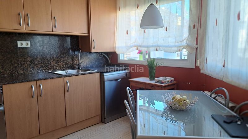 Foto 9921a742-65a9-442f-8078-c27f07fa07c7. Casa adosada casa seminueva 4 habitacions en zona centrica en Cunit