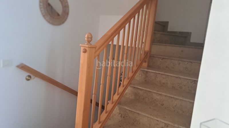 Foto b6e8b947-21d9-4013-83fc-dda90e200702. Casa adosada casa seminueva 4 habitacions en zona centrica en Cunit