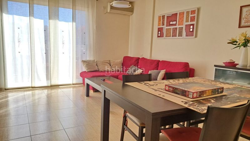 Foto b8b3f40c-453e-4ecc-878e-168848e8346f. Casa adosada casa seminueva 4 habitacions en zona centrica en Cunit