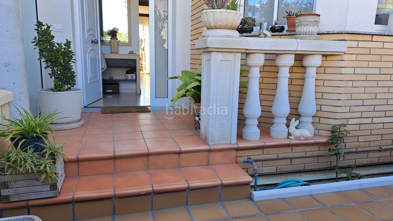 Foto cc5c1b9c-e04d-4081-9af9-931e493e38b0. Casa adosada casa seminueva 4 habitacions en zona centrica en Cunit