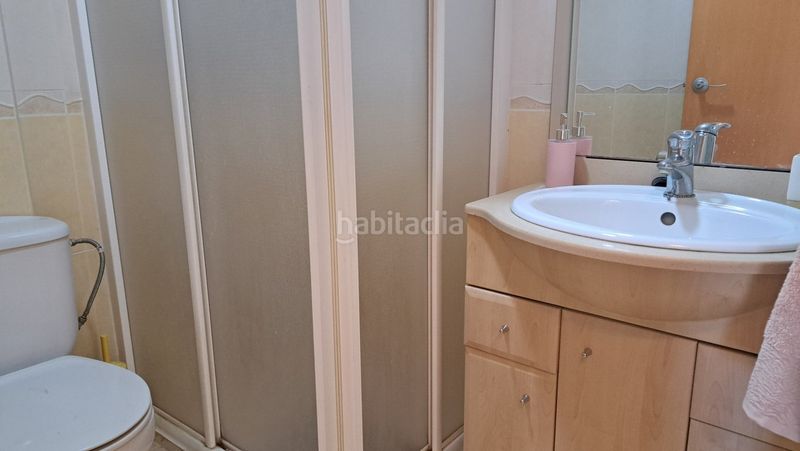 Foto d5f20f37-157c-4033-bd11-f4bb3ec7d333. Casa adosada casa seminueva 4 habitacions en zona centrica en Cunit